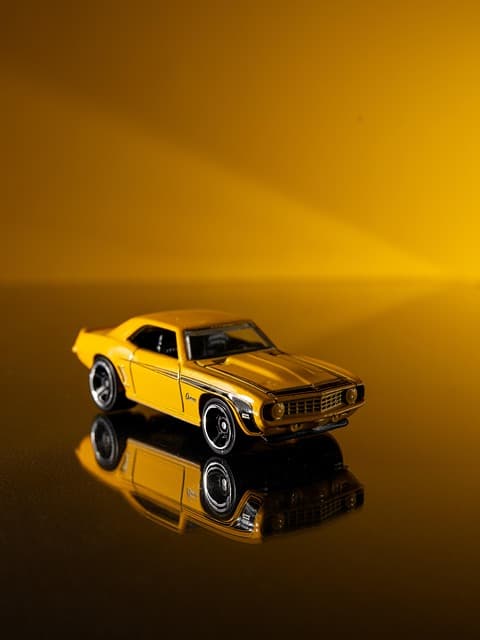 Antes - Coche Hot Wheels amarillo